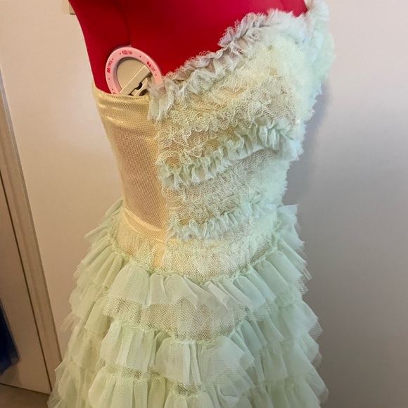 Stunning Vintage strapless ruffle dress - Picture 11 of 16